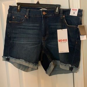 Woman’s Jean shorts